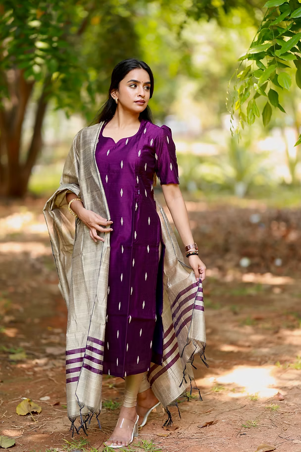 Yutika Raw silk Festive Feeding Salwar Set ( Top & Dupatta)